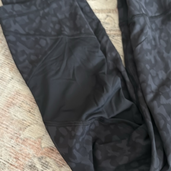 Lululemon wonder train crop leggings - Picture 2 of 3